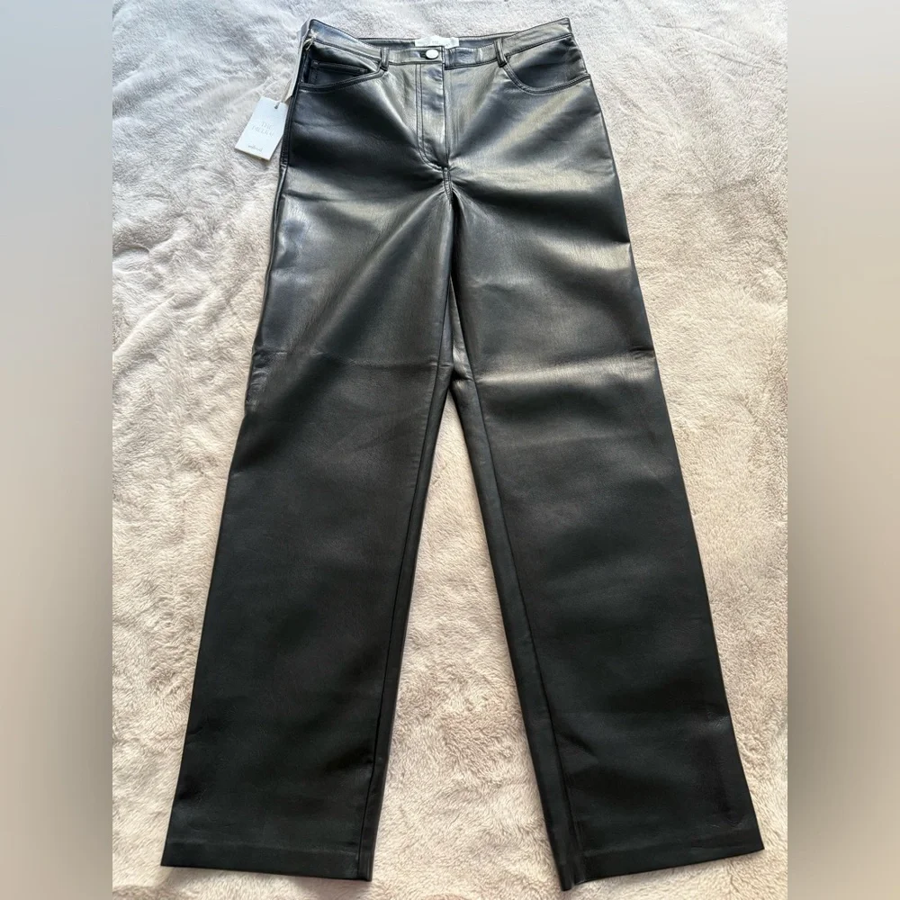 {NOT FOR SALE} ⛔️ NWT Aritzia The Melina Vegan Leather Pant Short Black Size 8